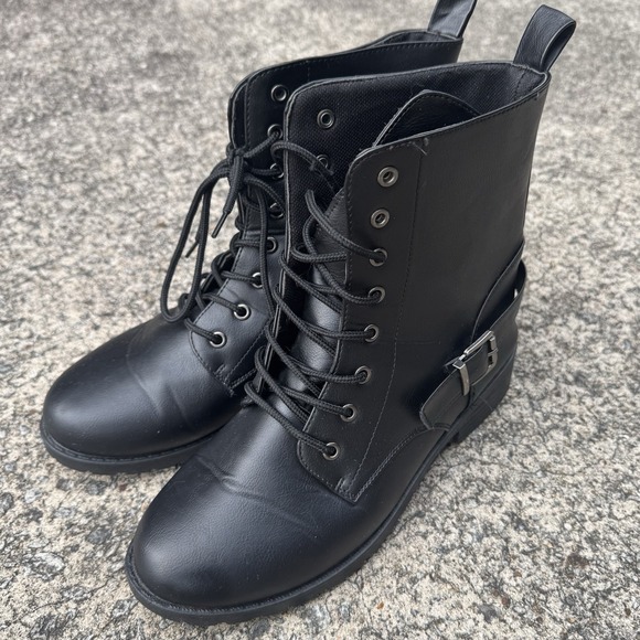 Olivia & Kate Shoes - Olivia & Kate Leanna-13L Women's Black Combat Boots Size 10 Faux Leather Lace Up